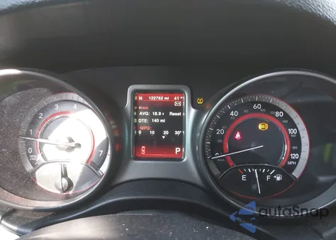 2018 Dodge Journey Crossroad z USA, uszkodzony, nr VIN 3C4PDCGB3JT507393